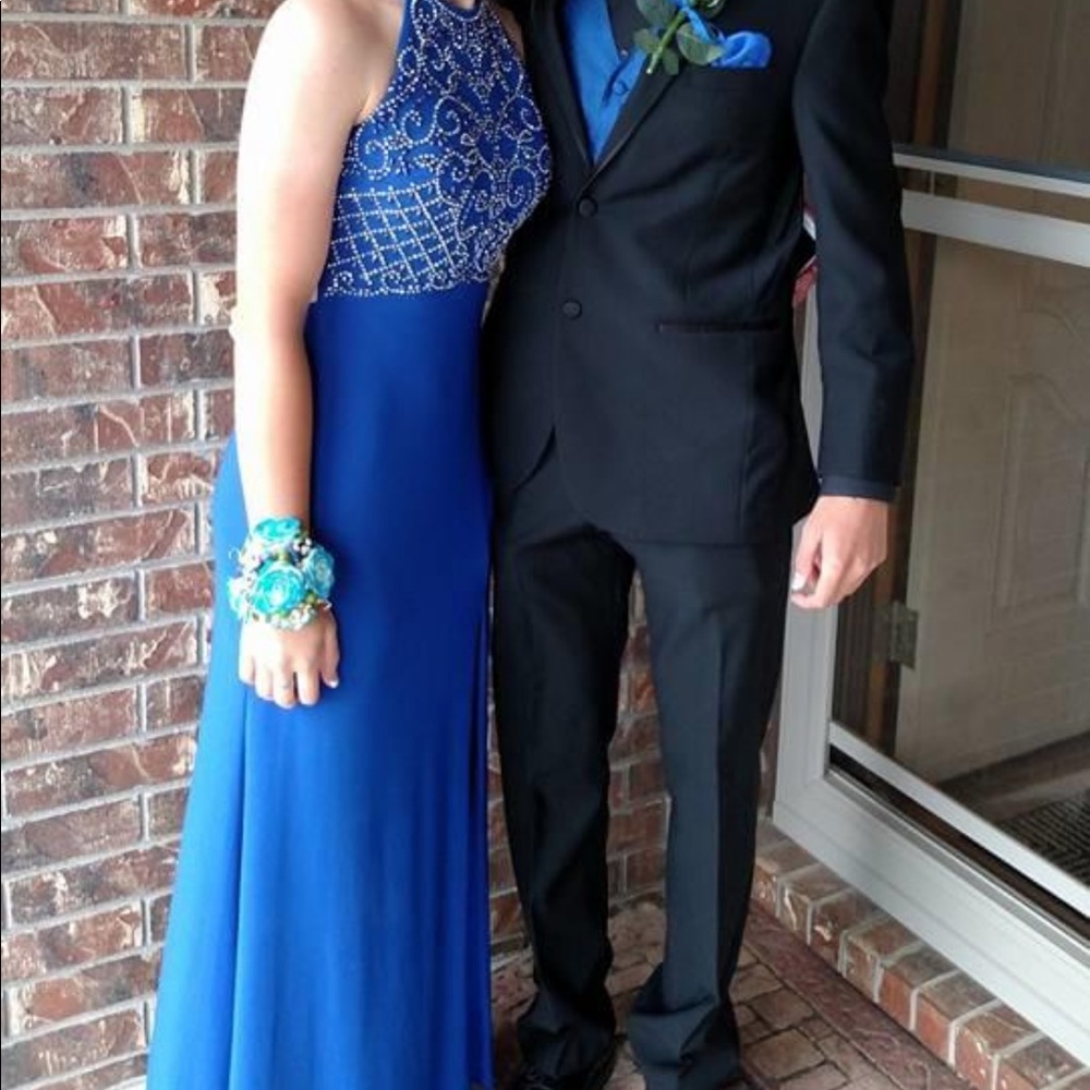 Morgan &Co. Beautiful blue prom dress
